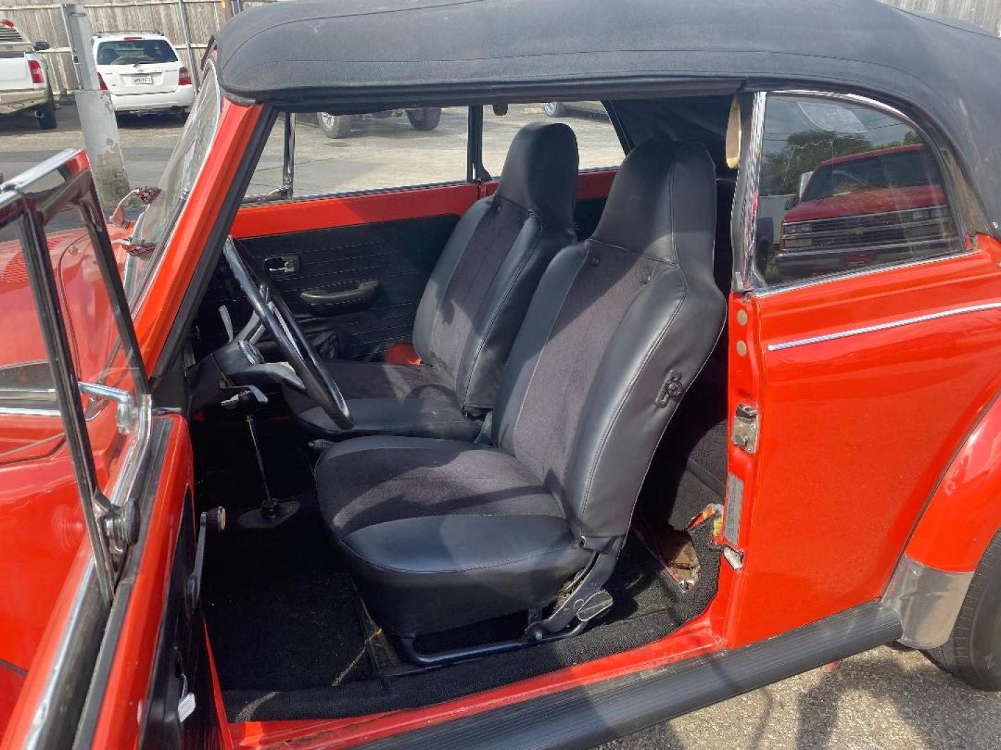 1972 Orange /Black Volkswagen Bug Convertible (1522010606) , located at 1687 Business 35 S, New Braunfels, TX, 78130, (830) 625-7159, 29.655487, -98.051491 - Photo#7